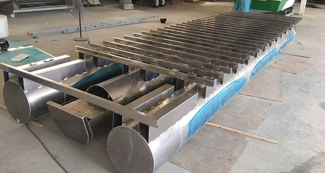 ポンツーンボート用の3ストロングコンストラクト