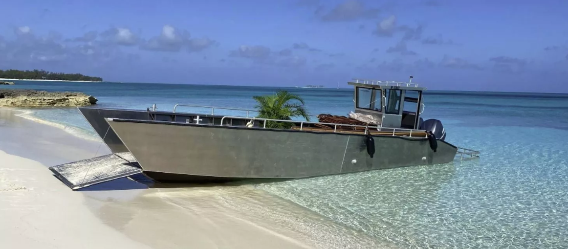 アルミニウム揚陸艇