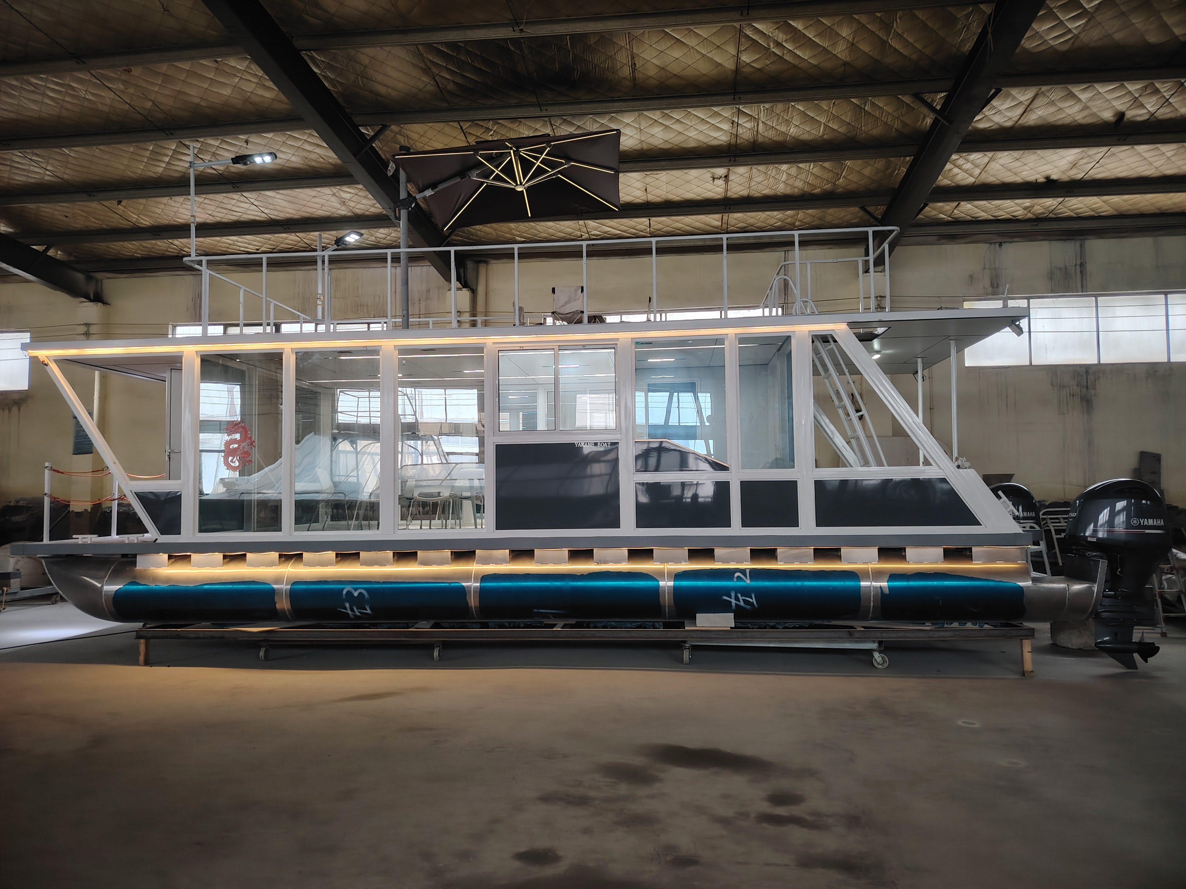 アルミポンツーンハウスボート