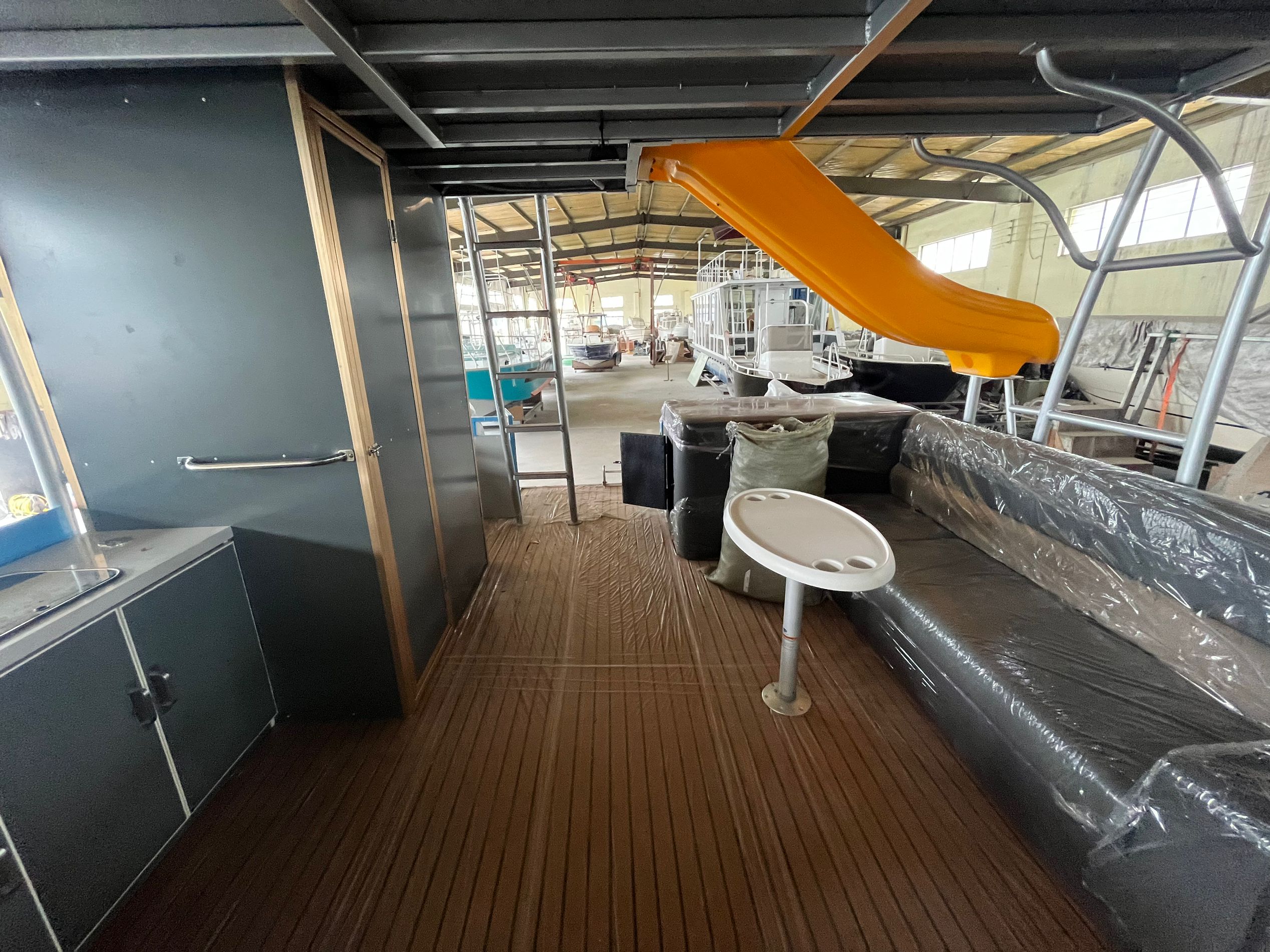 アルミニウム製ポンツーンと住宅および作業船