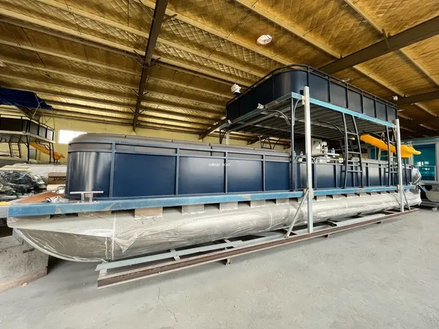 ポンツーンボート